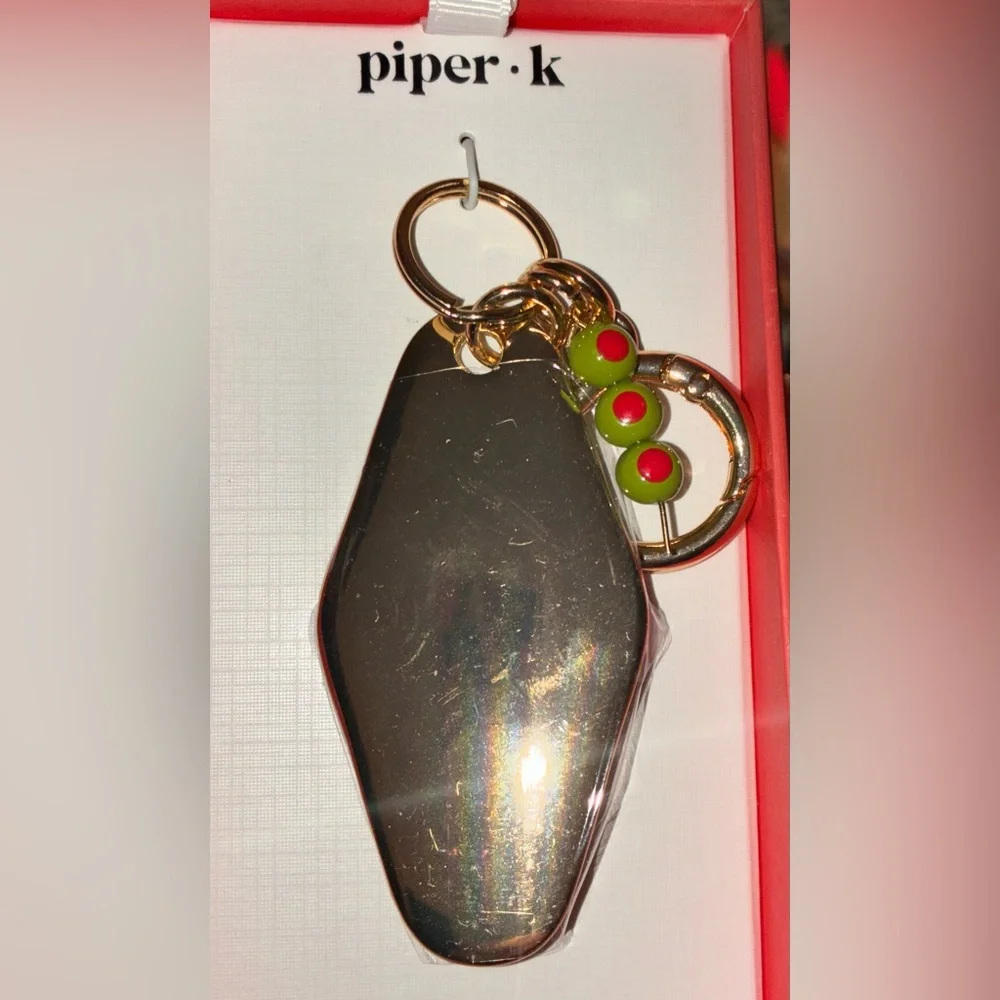 PIPER K Retro Style Motel Hotel Key Tini Time Olives Keychain Bag Charm NEW NWT